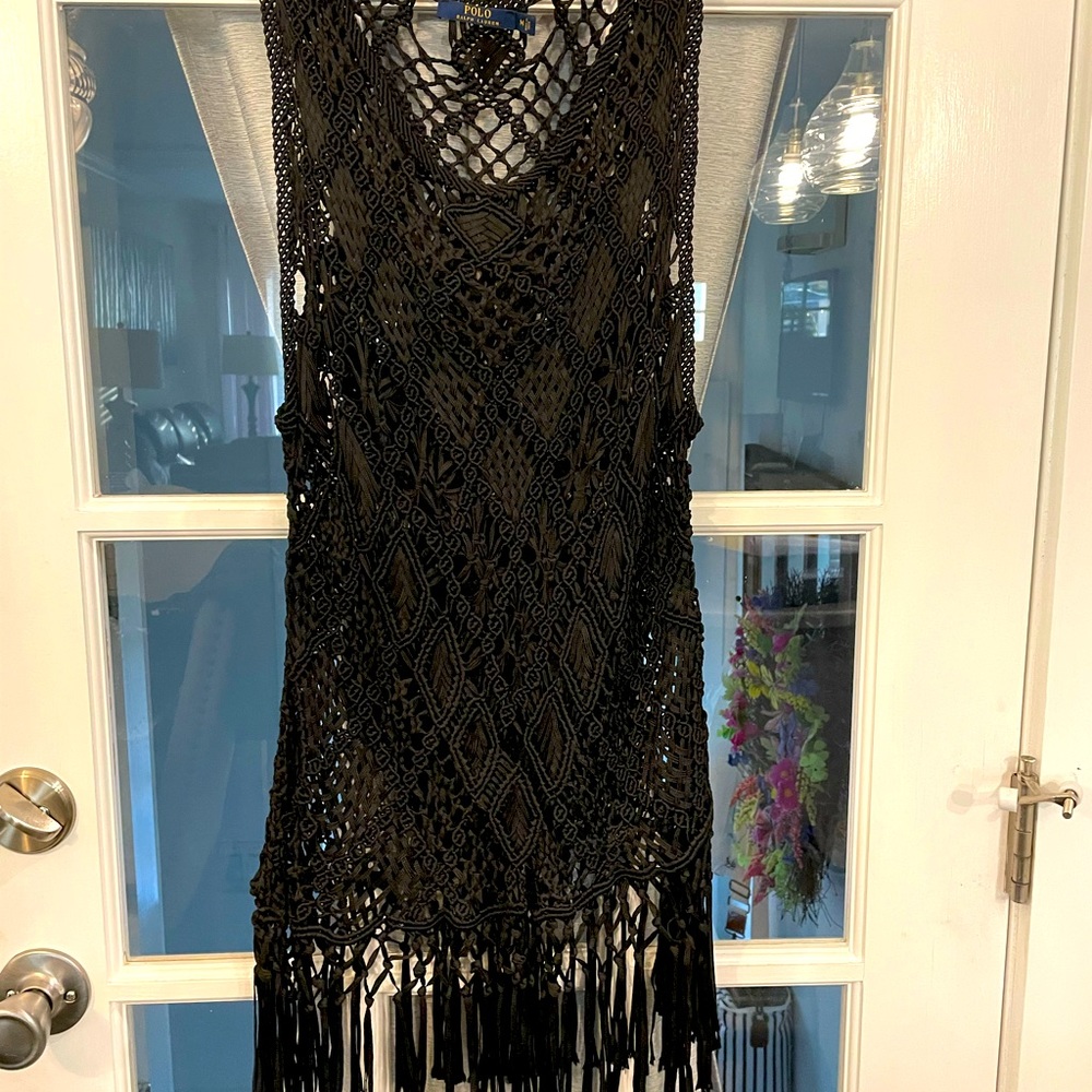 Crochet style fringe tank top black